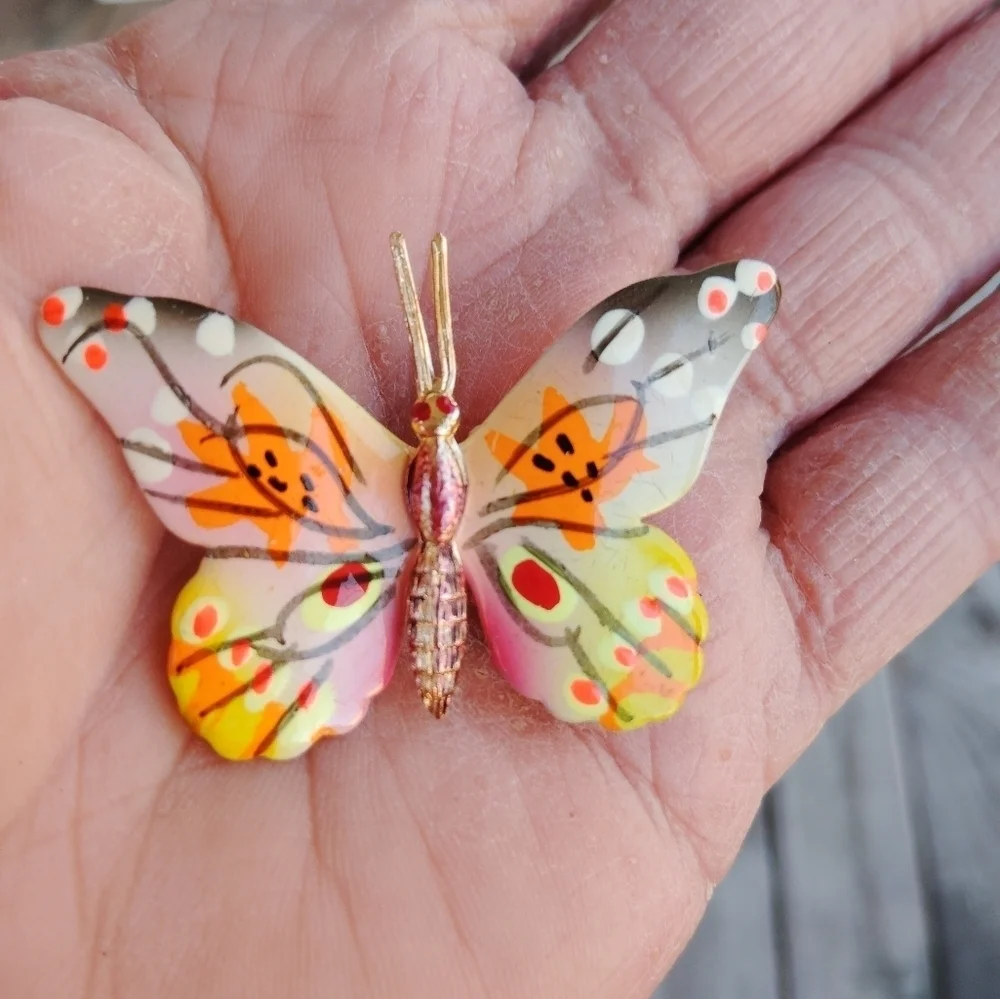 Women's Hand Painted Vintage Butterfly Brooch Made in Korea - Picture 4 of 9